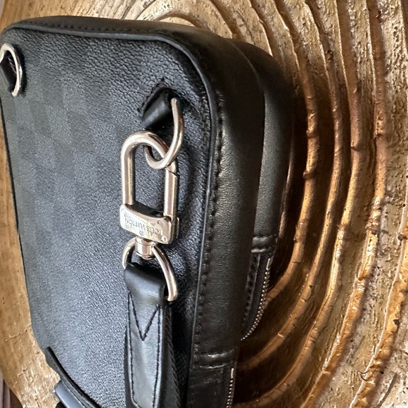 Louis Vuitton Amazon Sling Bag Damier Graphite - Picture 9 of 16